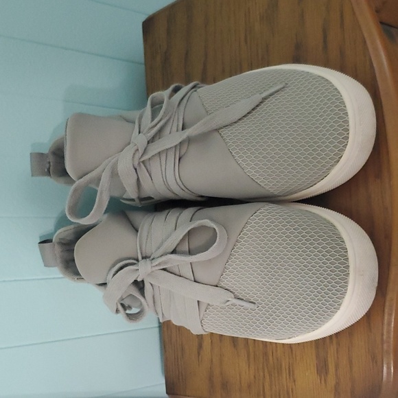 Steve Madden Lancer gray sneaker tennis shoe - Picture 6 of 10